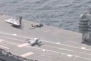 Un ovni sur un porte-avions